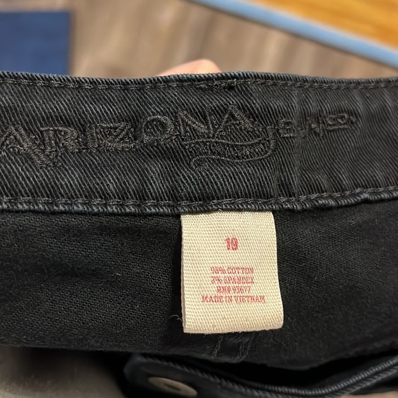 Arizona Women’s Black Jeans Size 19 - Picture 5 of 6